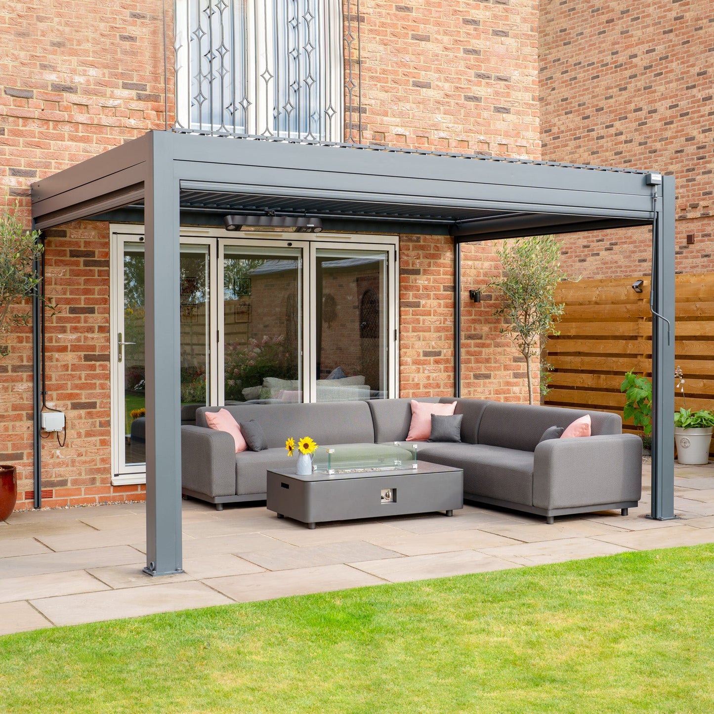 OVIA Aluminium Pergola Ultra